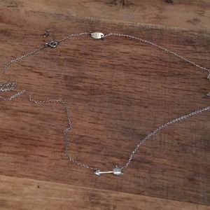 Dainty arrow necklace
